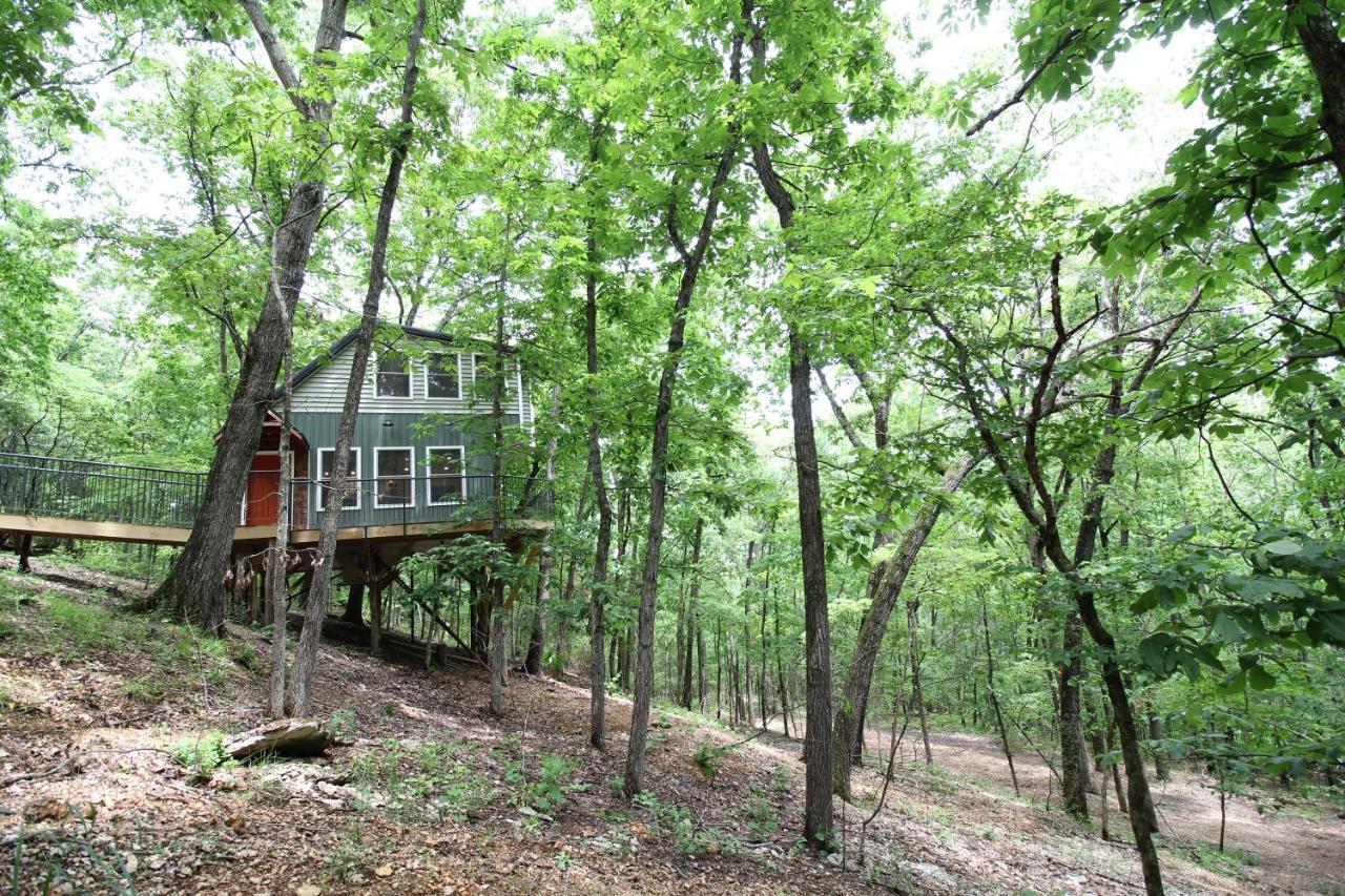 Secluded Treehouse In The Woods - Tree Hugger Hideaway Villa Бренсън Екстериор снимка