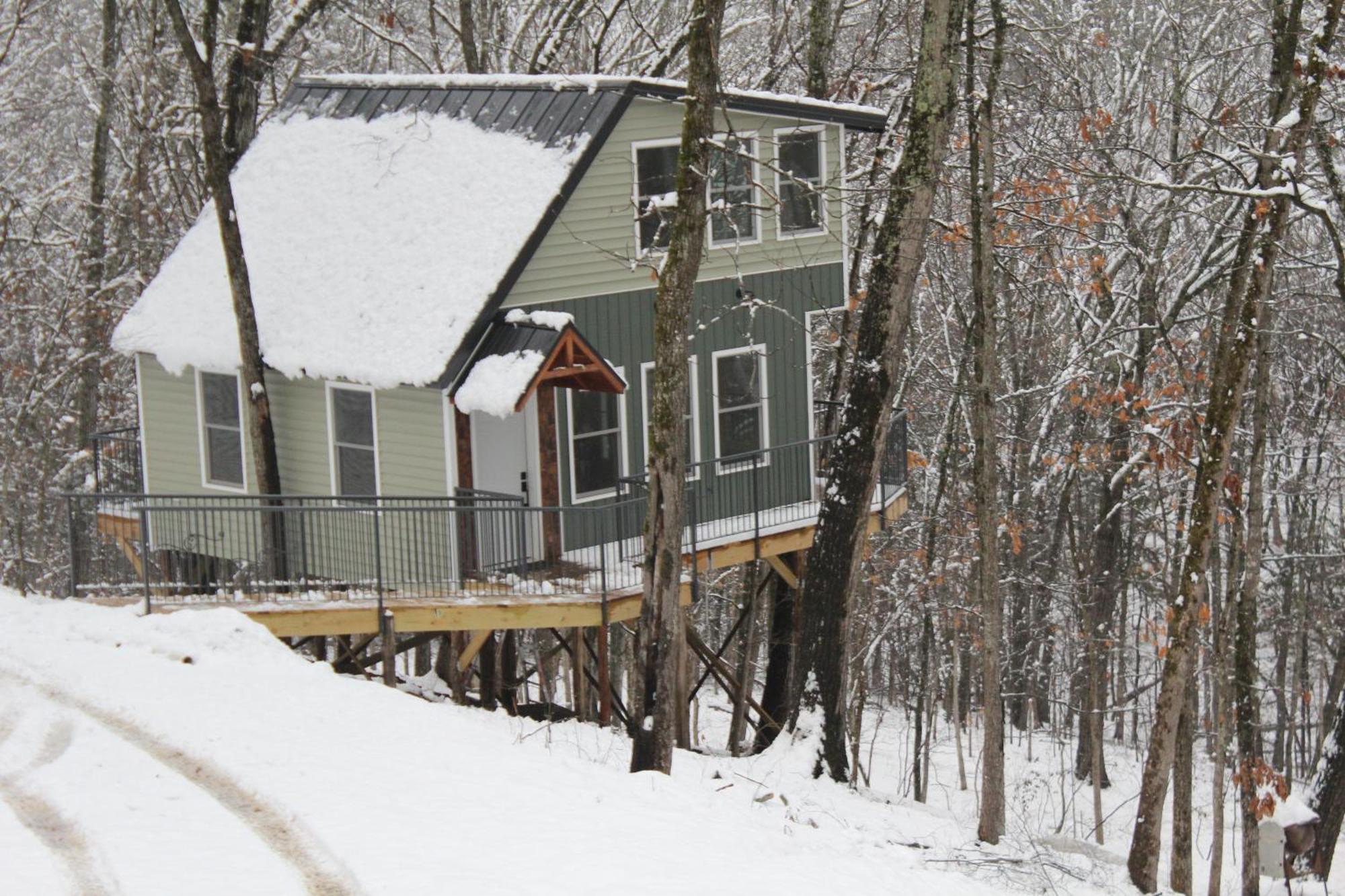 Secluded Treehouse In The Woods - Tree Hugger Hideaway Villa Бренсън Екстериор снимка