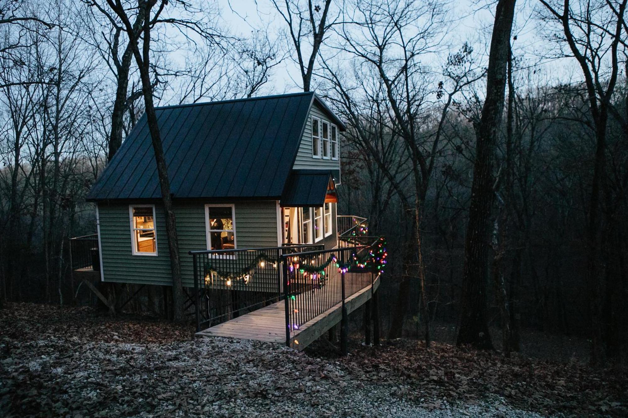 Secluded Treehouse In The Woods - Tree Hugger Hideaway Villa Бренсън Екстериор снимка